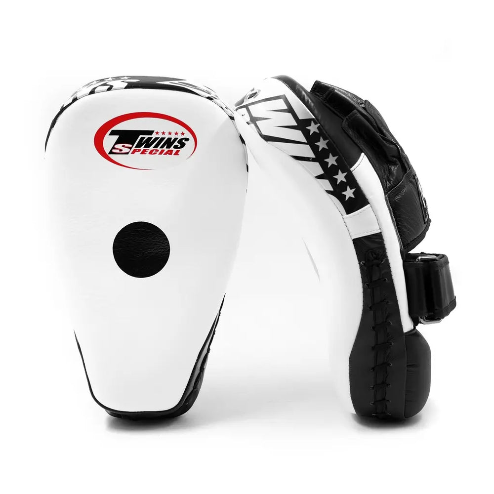 Twins Thai pads voor training van stoten en trappen in Muay Thai en kickboksen
