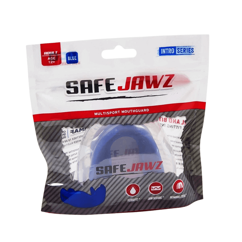 Verpakking van SafeJawz mondbeschermer in de Intro Series, zichtbaar door het transparante venster van de verpakking, in de kleur blauw.