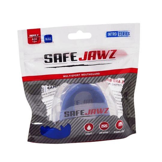 Verpakking van SafeJawz mondbeschermer in de Intro Series, zichtbaar door het transparante venster van de verpakking, in de kleur blauw.