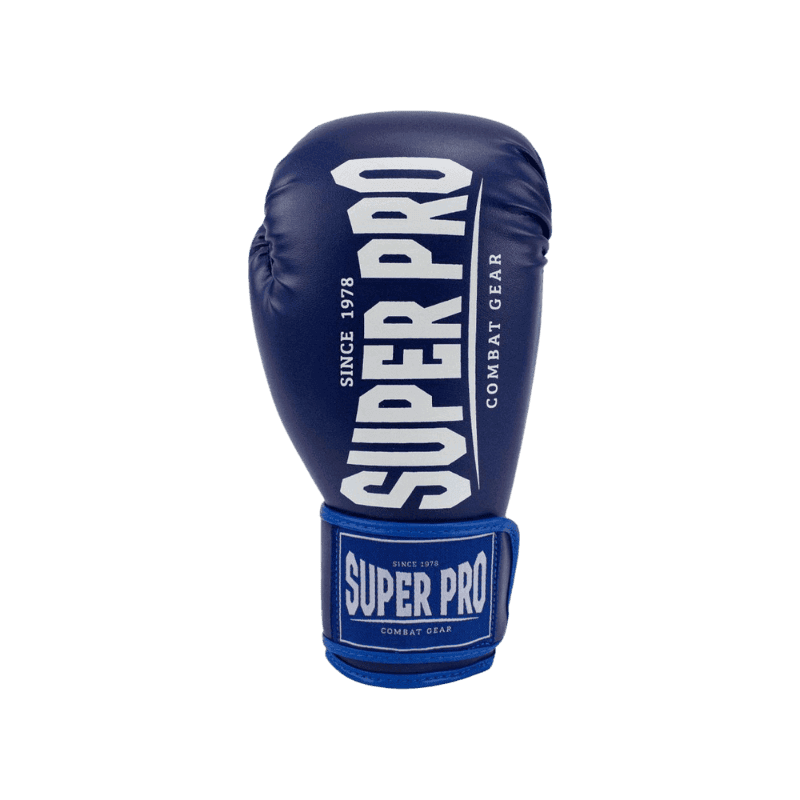 Eén enkele blauwe bokshandschoen, rechtopstaand, met het logo "Super Pro Combat Gear" duidelijk zichtbaar op de voorzijde. De handschoen heeft een stevige constructie en is geschikt voor kickboksen.