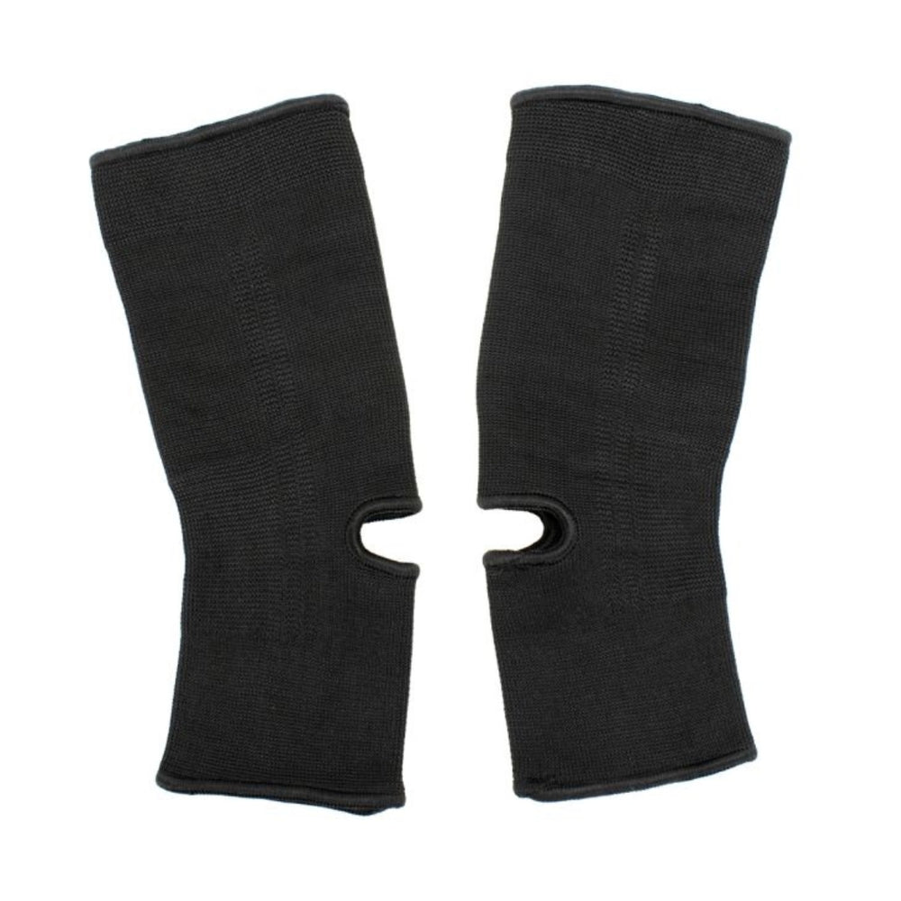 Zwarte Super Pro enkelkousen met elastische pasvorm en open hiel. De enkelkousen bieden ondersteuning en comfort tijdens boksen, kickboksen en MMA.