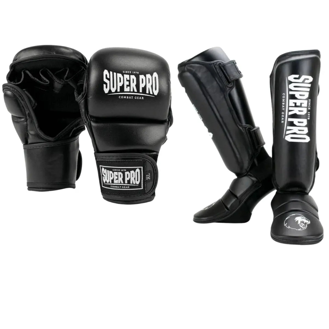Super Pro zwarte bokshandschoenen en scheenbeschermers set met logo, ontworpen voor kickboksen en training.