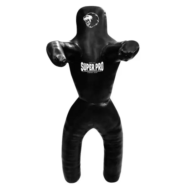 Zwarte Super Pro dummy in mensvorm, gemaakt van stevig kunstleer. De dummy heeft armen en benen voor realistische training van grepen, worpen en grondtechnieken. Ideaal voor worstel-, judo- en grapplingoefeningen.