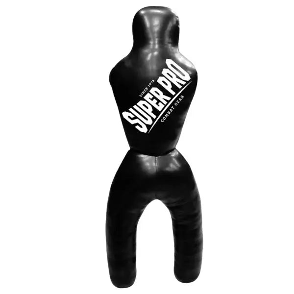 Achteraanzicht van een zwarte Super Pro Combat Gear dummy, gemaakt van duurzaam kunstleer. De dummy heeft een mensachtige vorm met benen voor realistische trainingsscenario’s in judo, BJJ en worstelen.