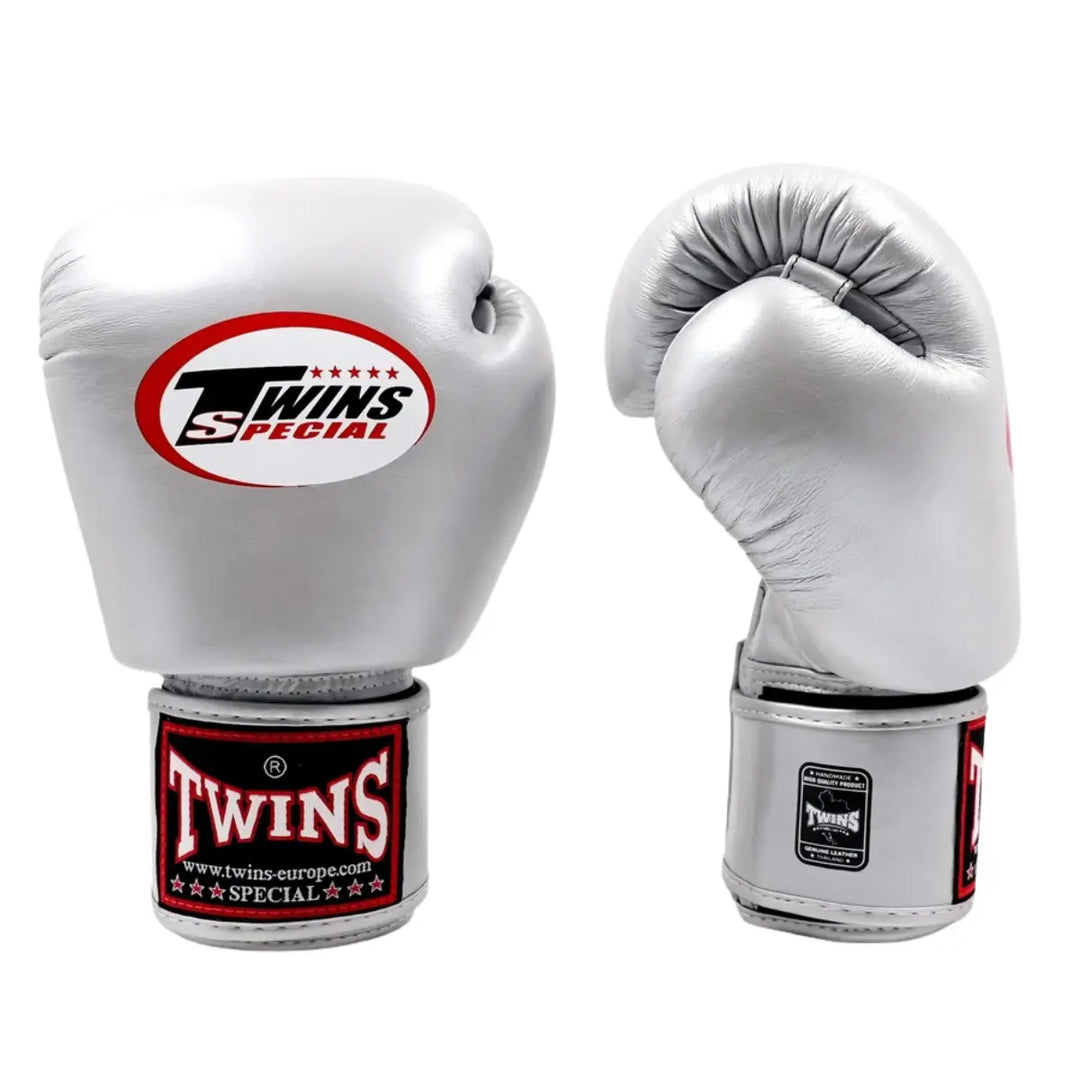Twins Special BGVL3 bokshandschoenen in zilver leer met stevige polsondersteuning en duurzame foamvulling voor intensieve kickbokstraining