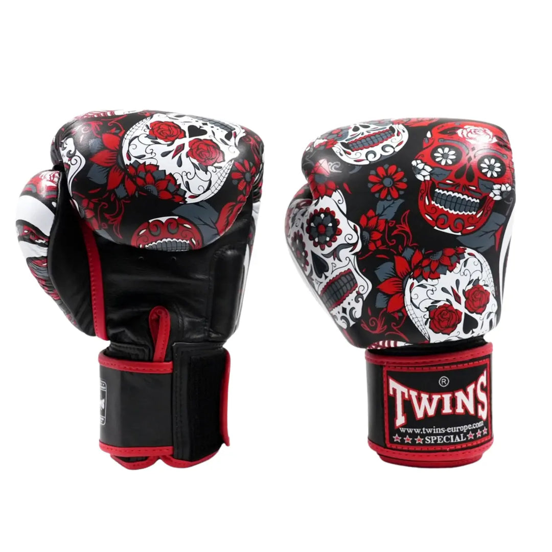 Twins bokshandschoenen zwart rood Sugar Skull print met klittenbandsluiting voor bokstraining en kickboksen