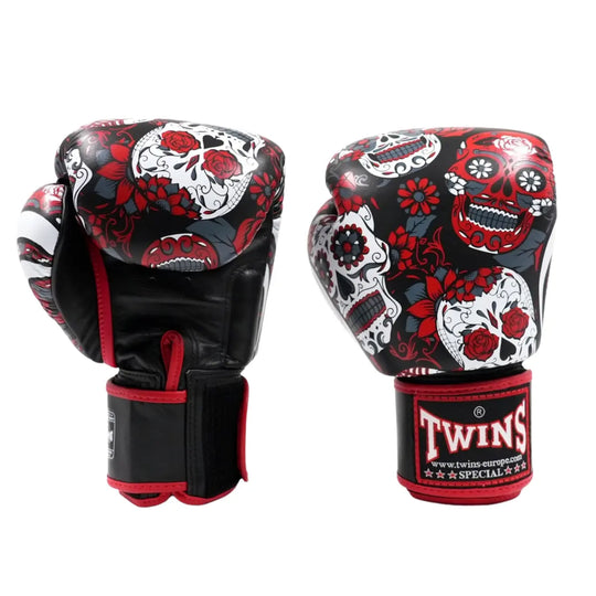 Twins bokshandschoenen zwart rood Sugar Skull print met klittenbandsluiting voor bokstraining en kickboksen