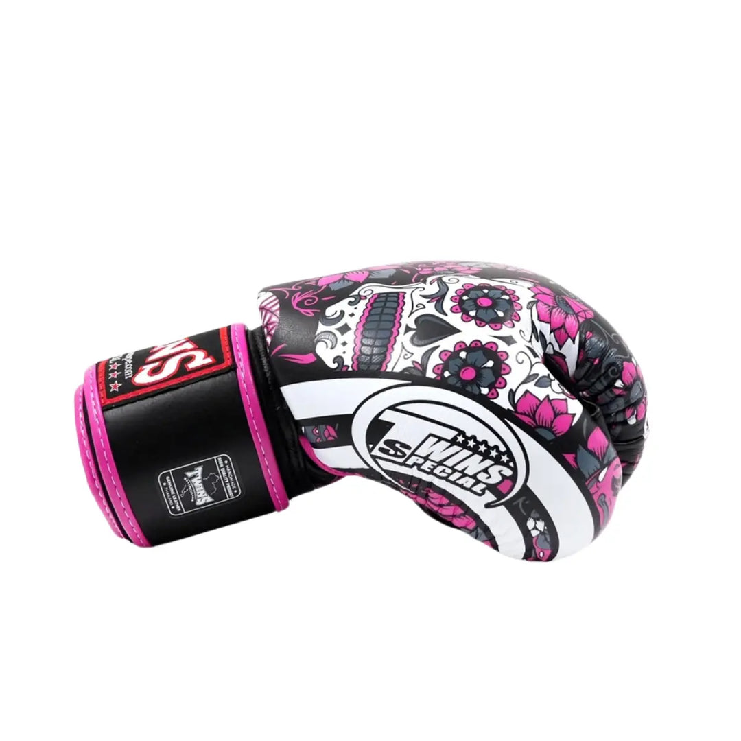 Twins bokshandschoen zwart roze Sugar Skull design zijaanzicht voor boksen en kickboksen