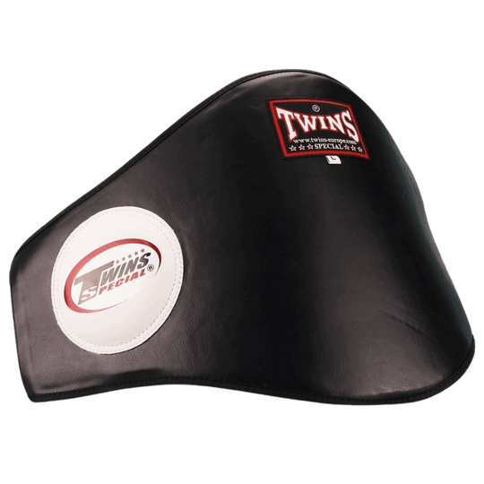 Vooraanzicht van Twins Belly Pad BP-2 met rood en wit Twins Special logo en een witte cirkel.