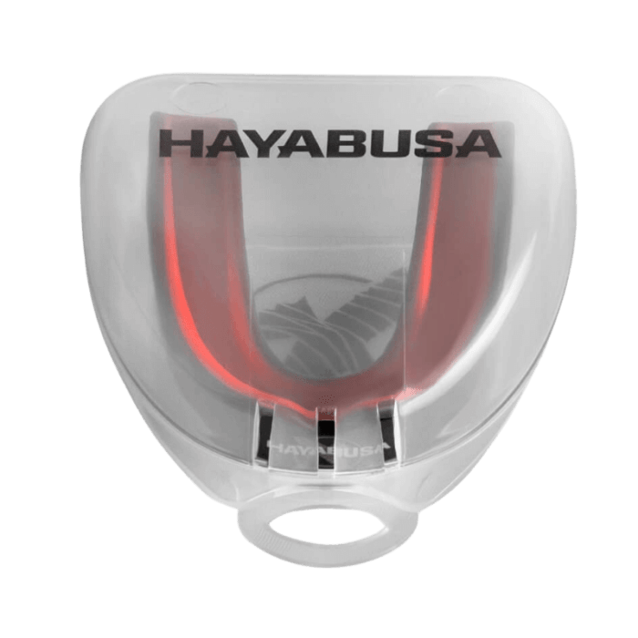 Het bitje in een transparante opbergdoos met het Hayabusa-logo op de voorkant van de doos.