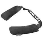 Een paar zwarte Glove Deodorizers met het witte Hayabusa-logo, ontworpen om in bokshandschoenen te plaatsen om frisheid te behouden.