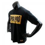 Zwarte Super Pro combat T-shirt met geel logo op de borst en mouw.