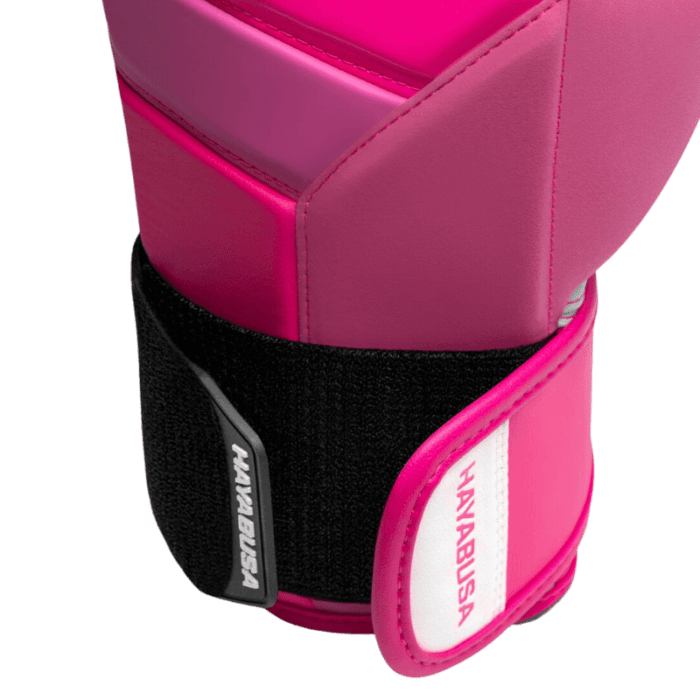 Zijaanzicht van Hayabusa T3 Neon Pink bokshandschoenen met gestikte naden en klittenbandsluiting.