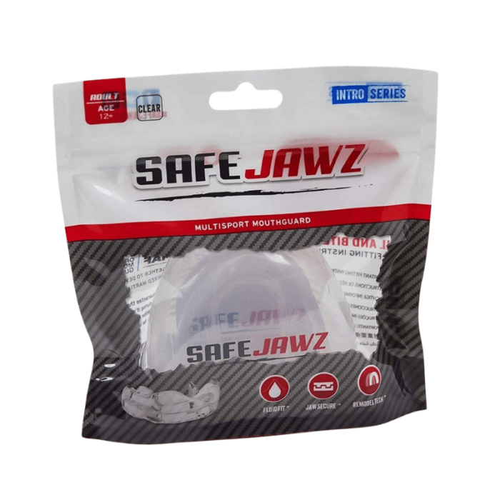 Verpakking van een doorzichtige SafeJawz mondbeschermer in de Intro Series, gepresenteerd in een zwarte verpakking met een wit en rood logo