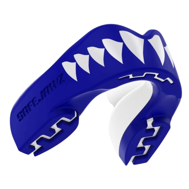 Oranje SafeJawz mondbeschermer met witte haai-tanden design.
