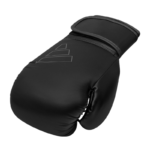 Bokshandschoen met glanzende zwarte afwerking en klittenbandsluiting.