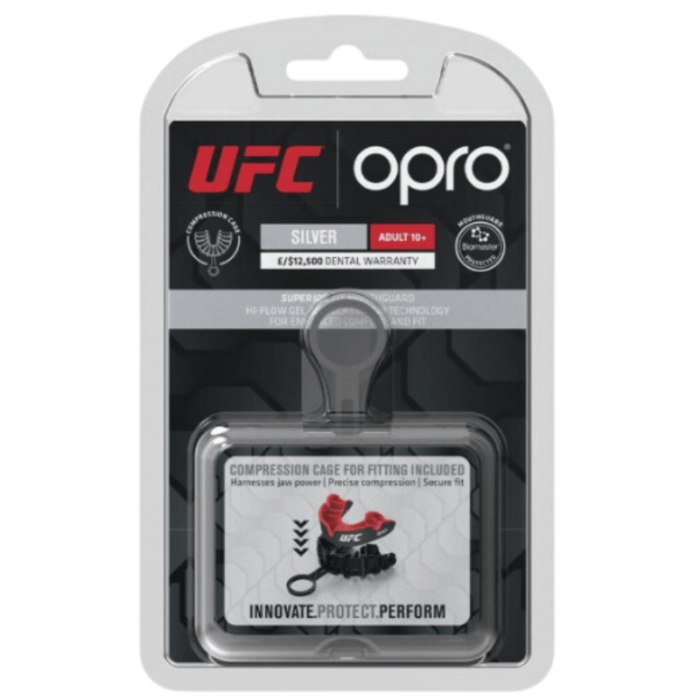 Verpakking van een Opro UFC zilveren mondbeschermer, compleet met compressiehulpmiddel voor aanpassing.