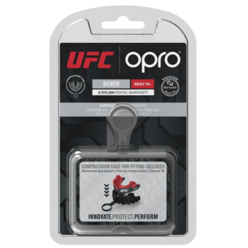 Verpakking van een Opro UFC zilveren mondbeschermer, compleet met compressiehulpmiddel voor aanpassing.