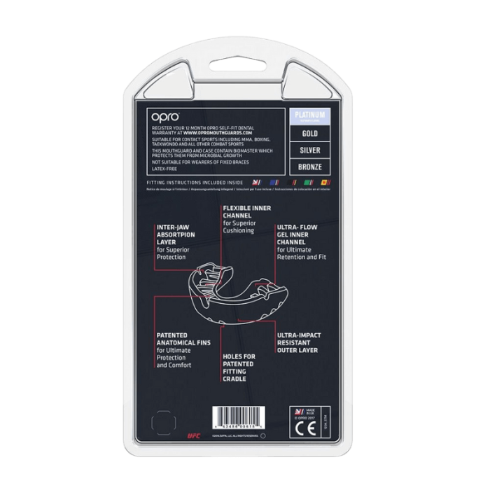 Achterkant van de verpakking van een Opro UFC mondbeschermer, met gedetailleerde beschrijving van het product, gebruiksaanwijzingen en een QR-code.